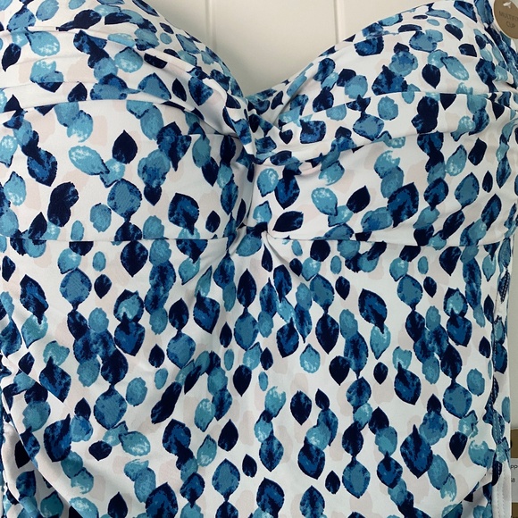 NWT Nip Tuck Petal Plunge Isla One Piece Size 8 - Picture 8 of 14